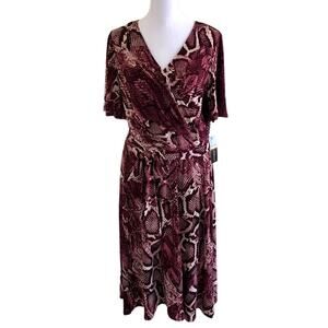 NWT Donna Morgan Pink Snakeskin Wrap Dress with Short Flutter Sleeve Siz…